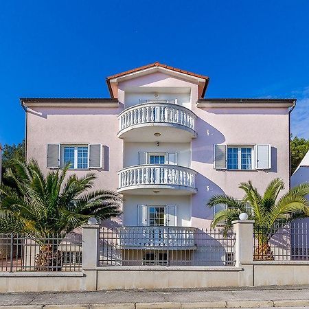Apartments Ori Pula Exterior foto
