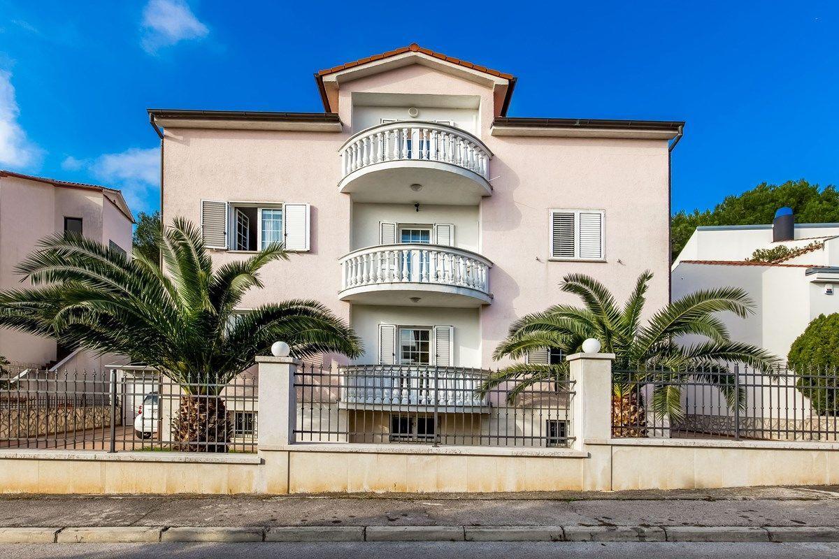 Apartments Ori Pula Exterior foto